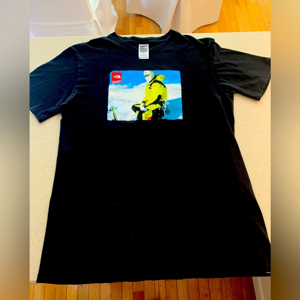 Supreme North Face Tshirt Size Small Men’s. Authentic
